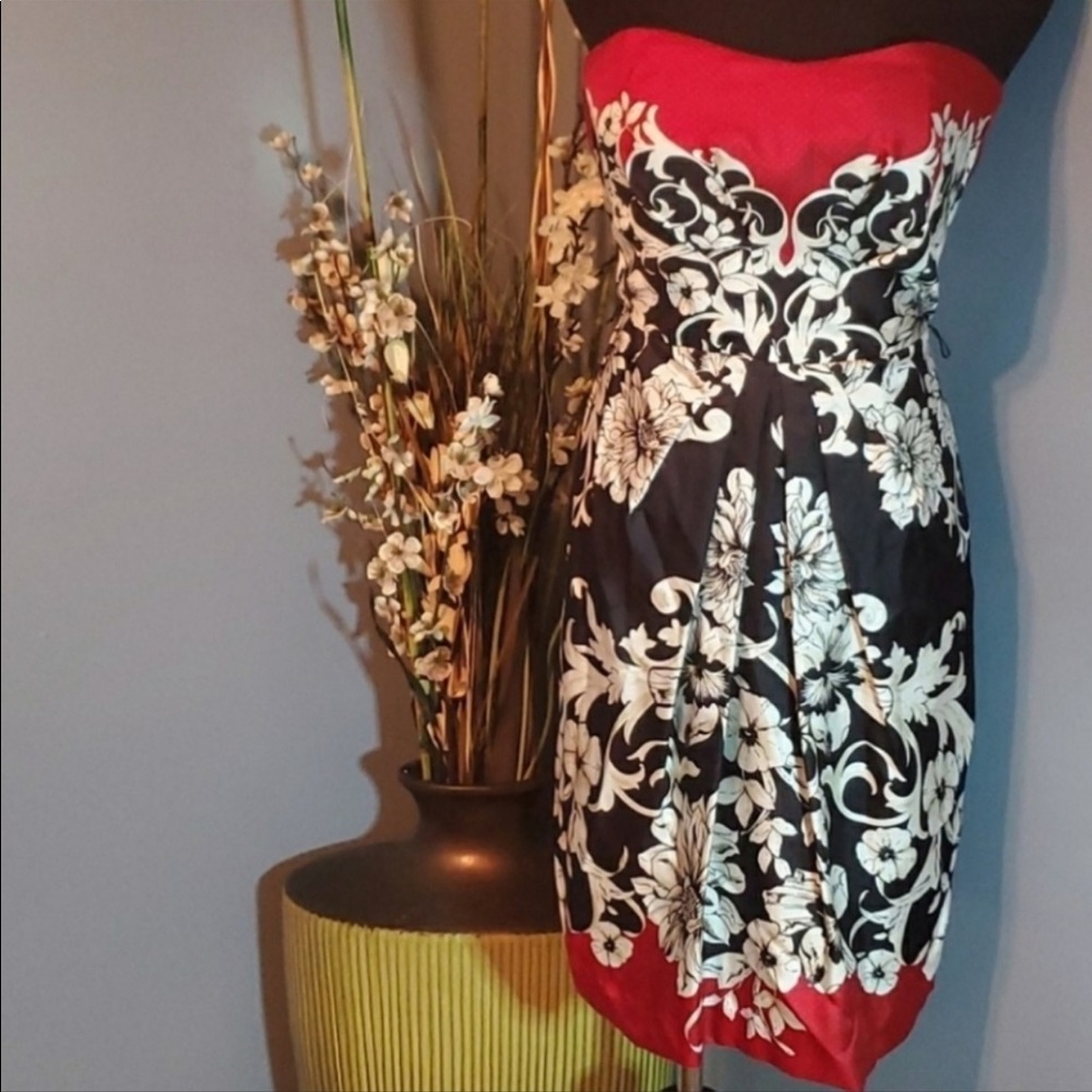 🌟White House Black Market WHBM Strapless Silk Dress Size 2 NWT